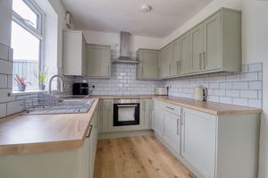 Kitchen- click for photo gallery